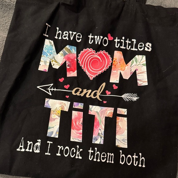 Mom / Titi Black Tote Bag with floral Text - Picture 2 of 5